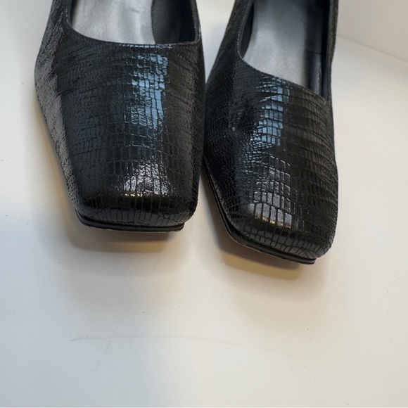 Stuart Weitzman Textured Heels - Picture 2 of 5